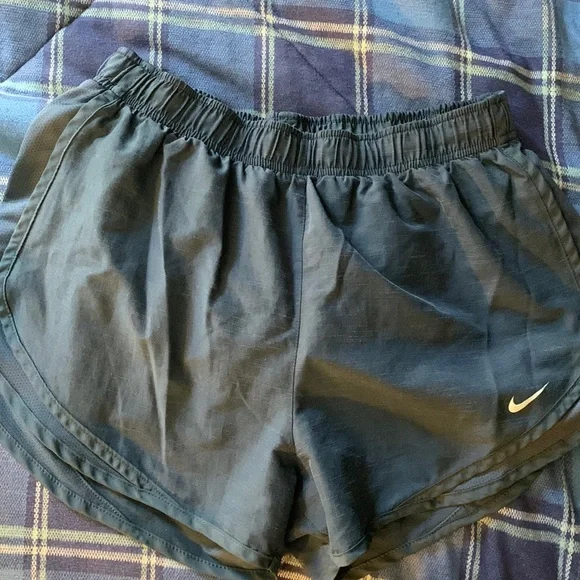Women’s Nike Tempo Shorts - Picture 1 of 1